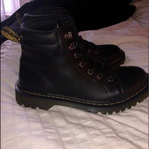 DR. MARTENS